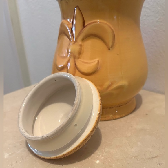 Tuscany ACK Casa Vero Hand Painted, yellow,  Fleur de lis Design Canister. 7.75” - Picture 6 of 9